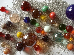 Glasmurmeln | Murmeln in transparenten und opaken Glasfarben und verschiedenen Größen bis 35 mm