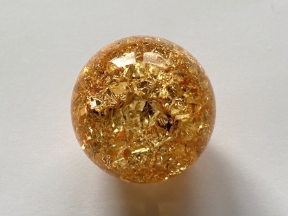 Kristallglaskugel 35 mm, hell-amber - Splittereffekt, oberflächeneingefärbt